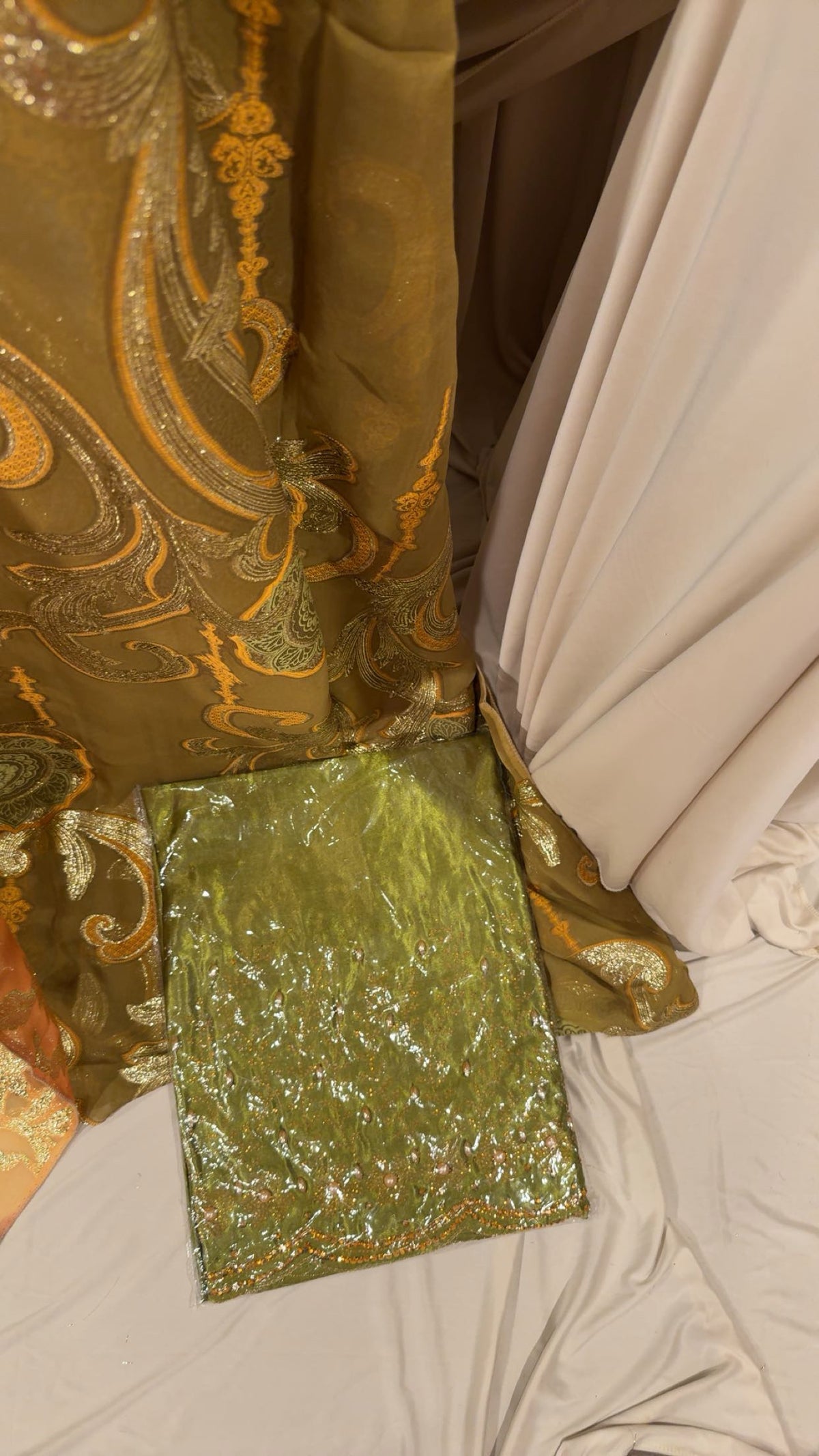 Golden Bronze Fransawi Dirac Set